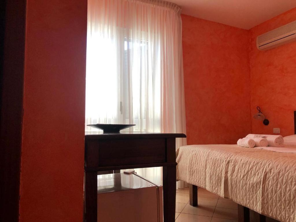 L'Attico Piazza Sant'Oronzo Bed & Breakfast Lecce Eksteriør bilde